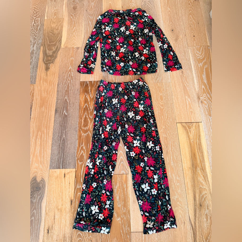 Little Sleepies LIMITED
EDITION Holiday Berry Merry Women's Pajamas outfit Small - Picture 9 of 12